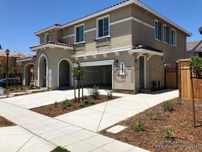 471 Hydrangea Glen in Mountain House, CA - Building Photo - Building Photo
