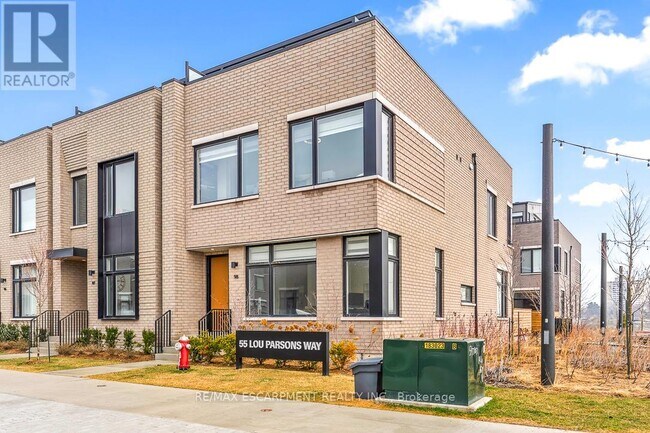 35 Lou Parsons Wy in Mississauga, ON - Building Photo - Building Photo