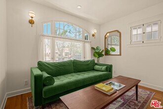 944 S Hudson Ave in Los Angeles, CA - Building Photo - Building Photo