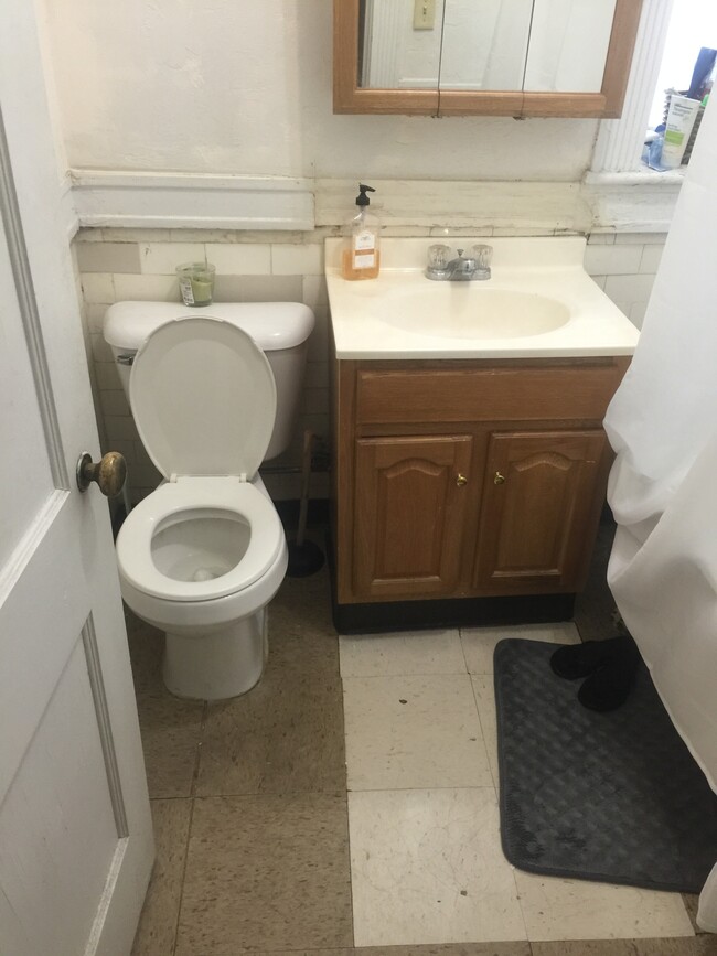 74 Chester St, Unit 5 in Boston, MA - Building Photo - Building Photo