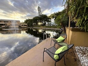 16005 Kingsmoor Way in Miami Lakes, FL - Building Photo - Building Photo