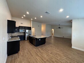 493 Crescent Ln in Madera, CA - Building Photo - Building Photo