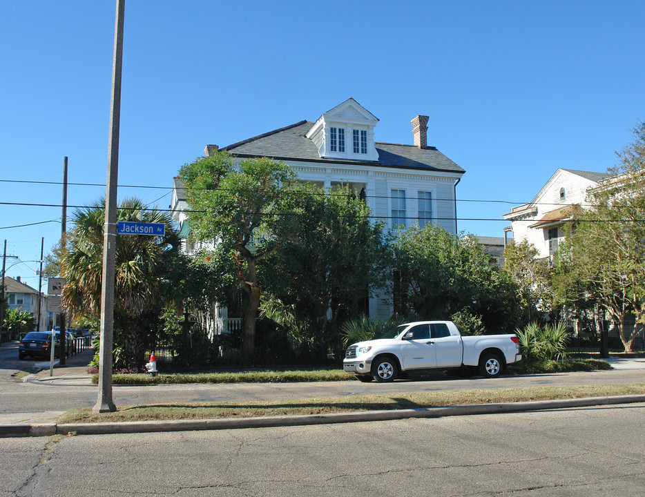 1200 Jackson Ave in New Orleans, LA - Foto de edificio