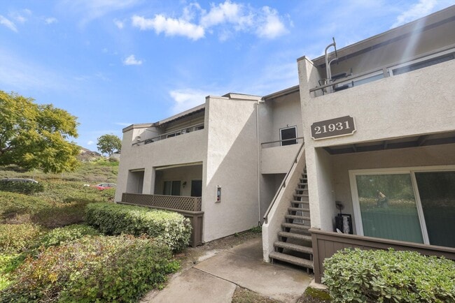 property at 21913 Rimhurst Dr