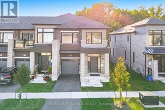 1460 Rose Way in Milton, ON - Building Photo - Building Photo