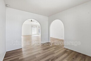 2325 W Stottler Dr in Chandler, AZ - Building Photo