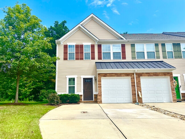 property at 2501 Silverthorn Dr