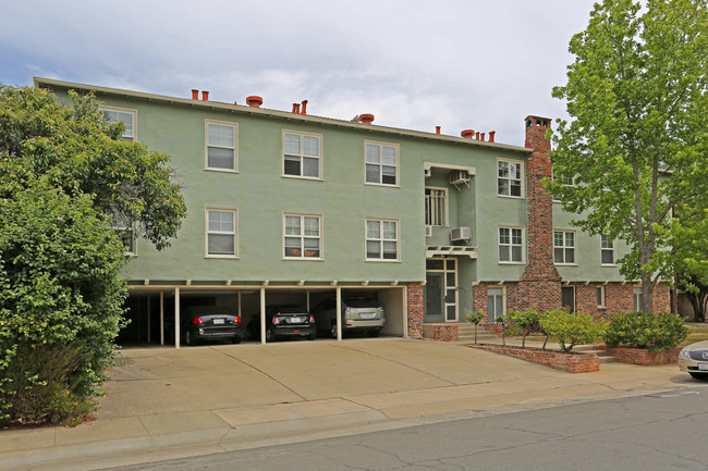 Land Park Apartments