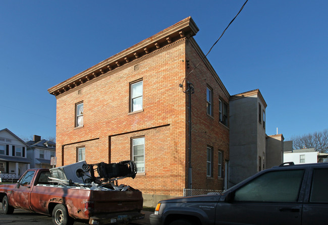 1762 Cleveland Ave in Norwood, OH - Foto de edificio - Building Photo