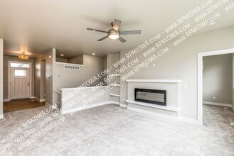 709 NE Hunter Dr in Ankeny, IA - Building Photo - Building Photo