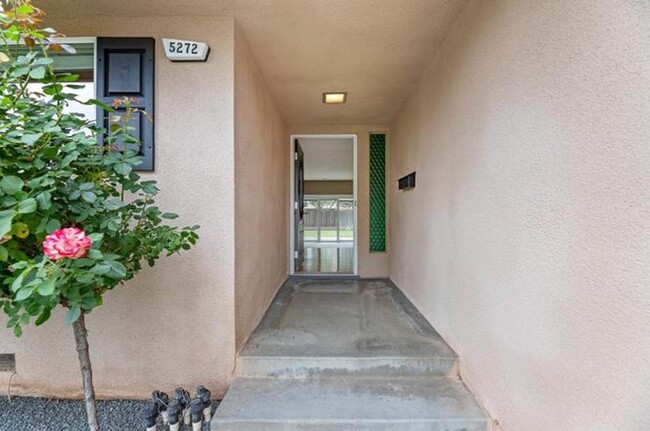 5272 N Fisher St in Fresno, CA - Building Photo - Building Photo