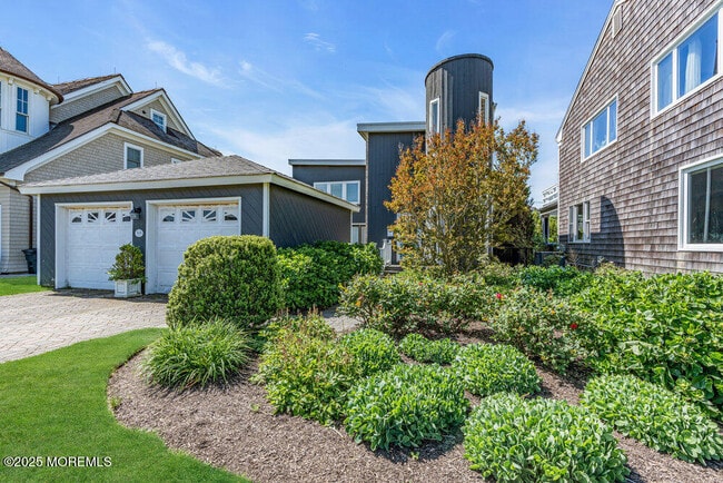 property at 8 Baltimore Blvd