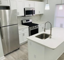 820 N Lakewood Ave in Baltimore, MD - Building Photo