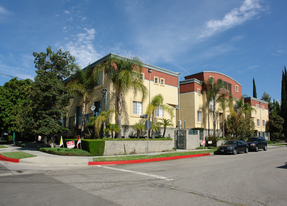 4311 Alcove Ave in Studio City, CA - Foto de edificio