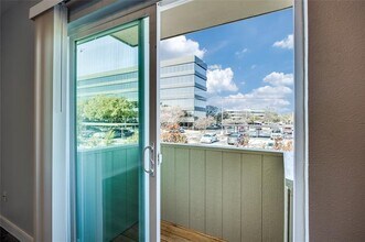 5725 Harvest Hill Rd in Dallas, TX - Building Photo - Building Photo