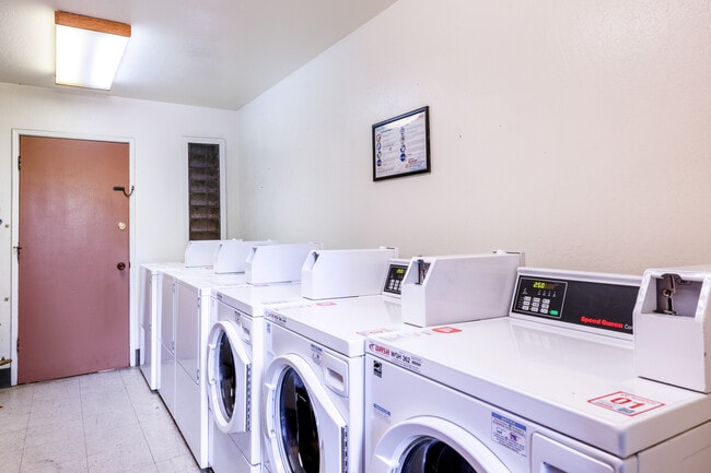 315 S Crescent Ave in Lodi, CA - Building Photo - Building Photo