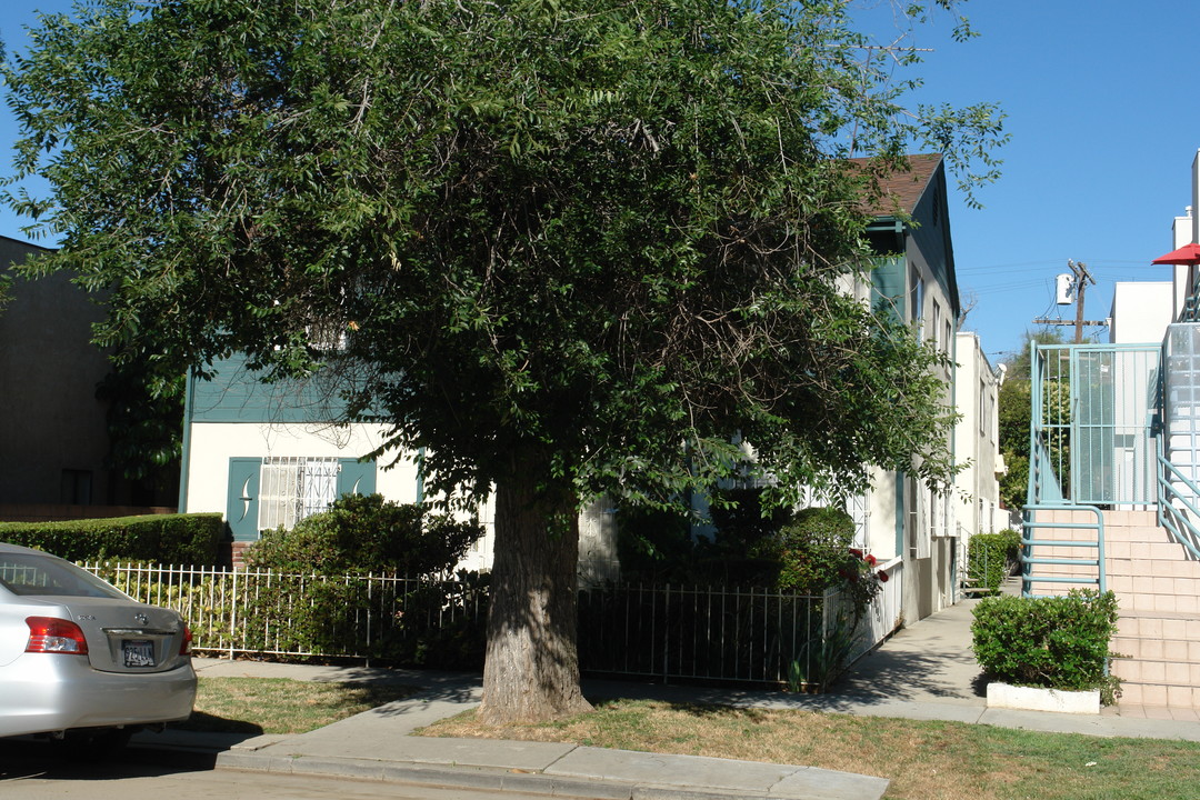 4513 Vista del Monte Ave in Sherman Oaks, CA - Building Photo