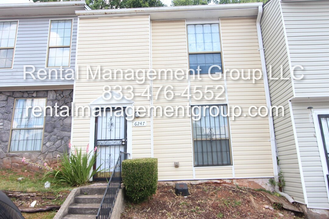 6247 Crest Green Rd in Birmingham, AL - Building Photo