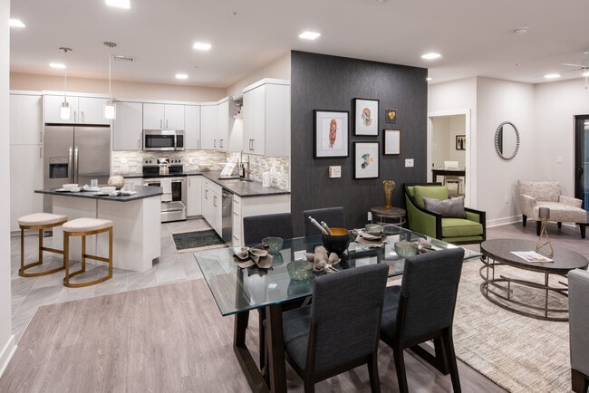 Rivers Ledge Apartments in Niskayuna, NY - Building Photo - Building Photo