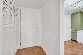 4500 N Flagler Dr, Unit C8 in West Palm Beach, FL - Foto de edificio - Building Photo