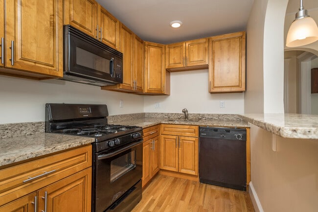 121 Highland Rd, Unit 32