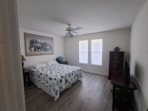 13731 Markham Ln in Ft. Myers, FL - Building Photo - Building Photo