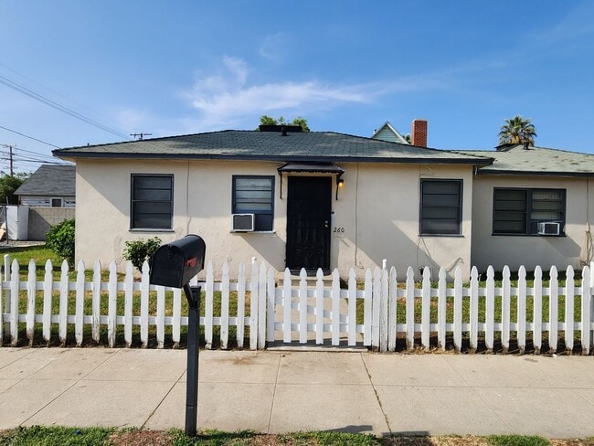 property at 1802 N Pershing Ave