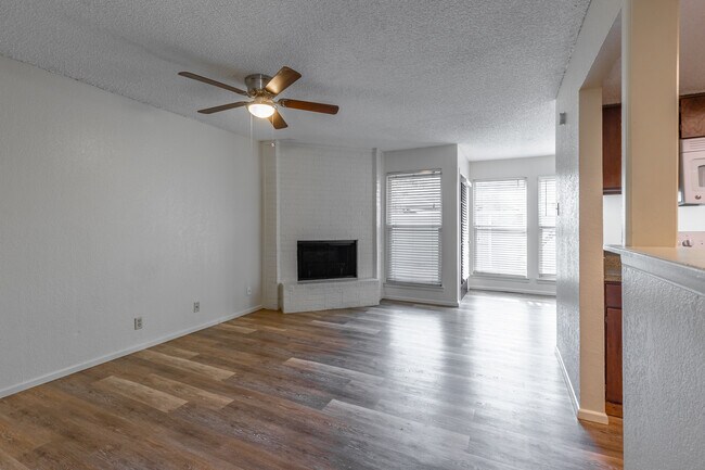 Midland Village Apartments in Midland, TX - Foto de edificio - Interior Photo