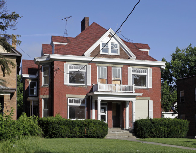 731 Elberon Ave in Cincinnati, OH - Foto de edificio - Building Photo