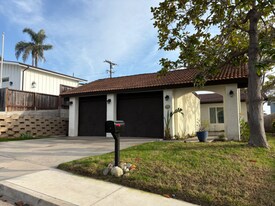 112 Avenida Dolores in San Clemente, CA - Building Photo