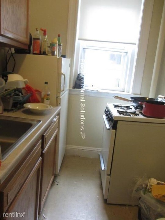 225 Kelton St-Unit -Apt 9 in Boston, MA - Building Photo