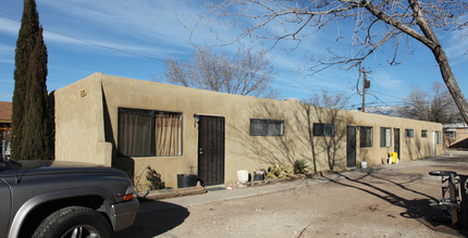 316-320 Pennsylvania St NE in Albuquerque, NM - Building Photo - Building Photo