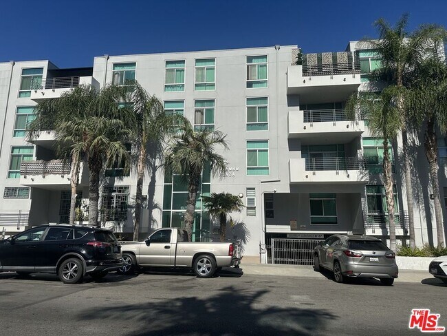 property at 332 S Oxford Ave