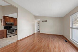 10421 Briarbend Dr in St. Louis, MO - Building Photo - Building Photo