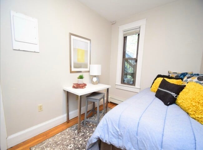 217 Boylston St, Unit #2 in Boston, MA - Building Photo - Building Photo