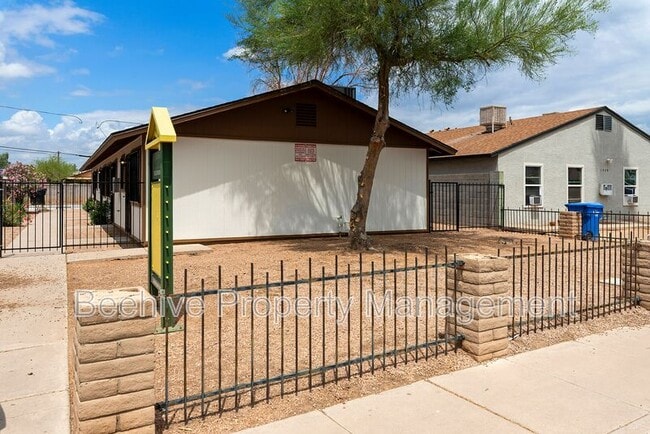 property at 1324 E Taylor St