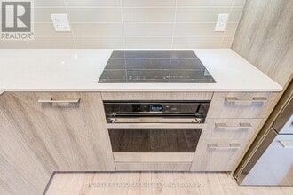 18 Water Walk Dr in Markham, ON - Building Photo - Building Photo