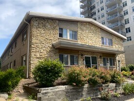 1112 Knapp in Milwaukee, WI - Building Photo