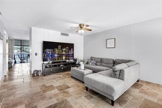 1424 NW 113th Way in Pembroke Pines, FL - Building Photo - Building Photo