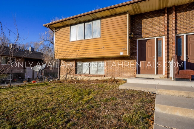 230 W Foxbridge Dr in Midvale, UT - Building Photo - Building Photo