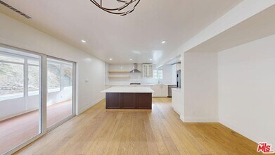 4940 Don Pio Dr in Los Angeles, CA - Building Photo - Building Photo