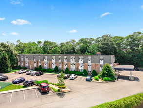 Landings on the Trail Apartment Homes in Riverside, RI - Building Photo - Building Photo