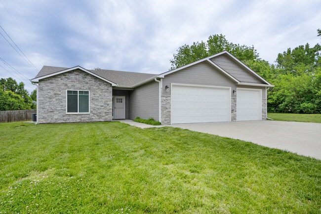 property at 915 Fairman Dr