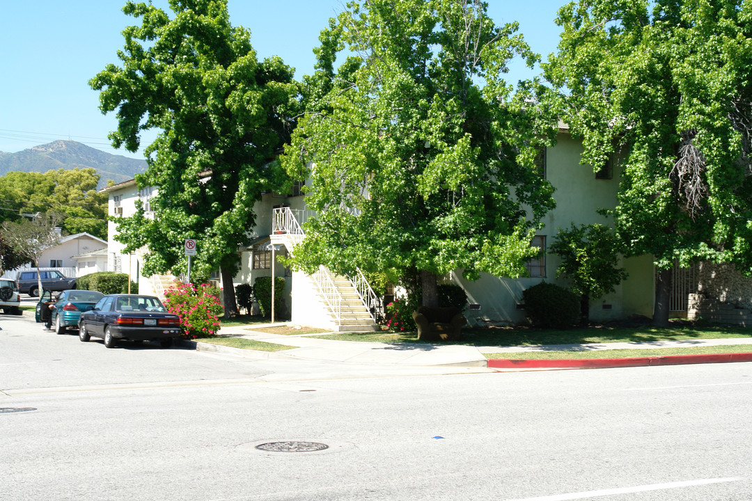 104 N Kenilworth Ave in Glendale, CA - Building Photo