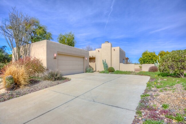 1636 W Chimayo Pl in Tucson, AZ - Building Photo - Building Photo