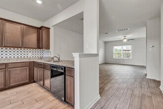 1017 Misty Patch Dr in Katy, TX - Foto de edificio - Building Photo