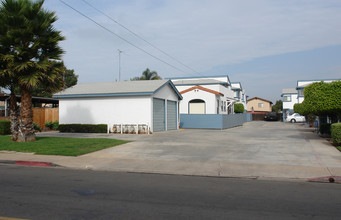 1670-1676 Elm Ave in San Diego, CA - Building Photo - Building Photo