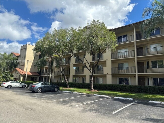 901 SW 141st Ave in Pembroke Pines, FL - Building Photo - Building Photo
