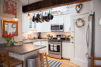 51 Hancock St, Unit 14 in Boston, MA - Foto de edificio - Building Photo