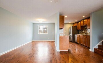 5402 Hasbrook Dr in Louisville, KY - Building Photo - Building Photo